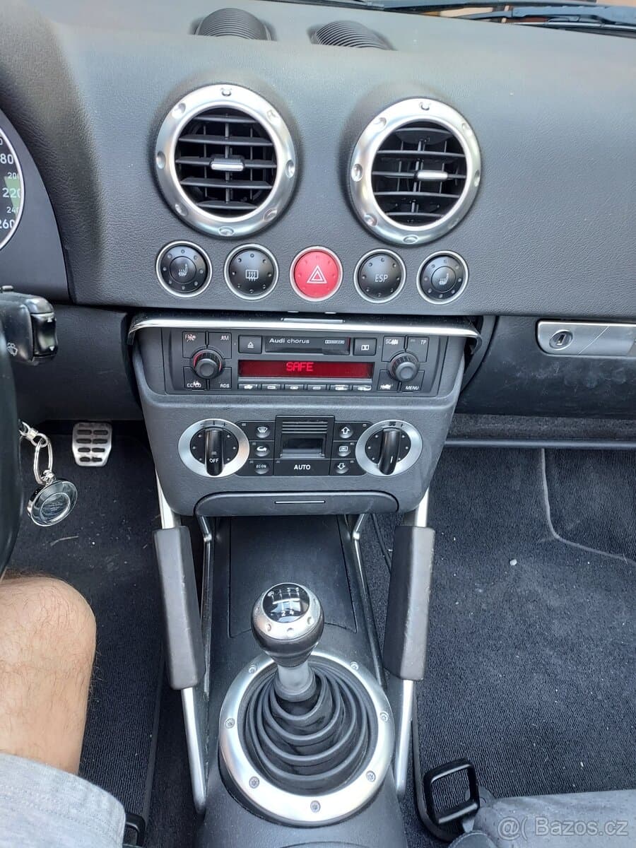 2003 Audi TT - 13