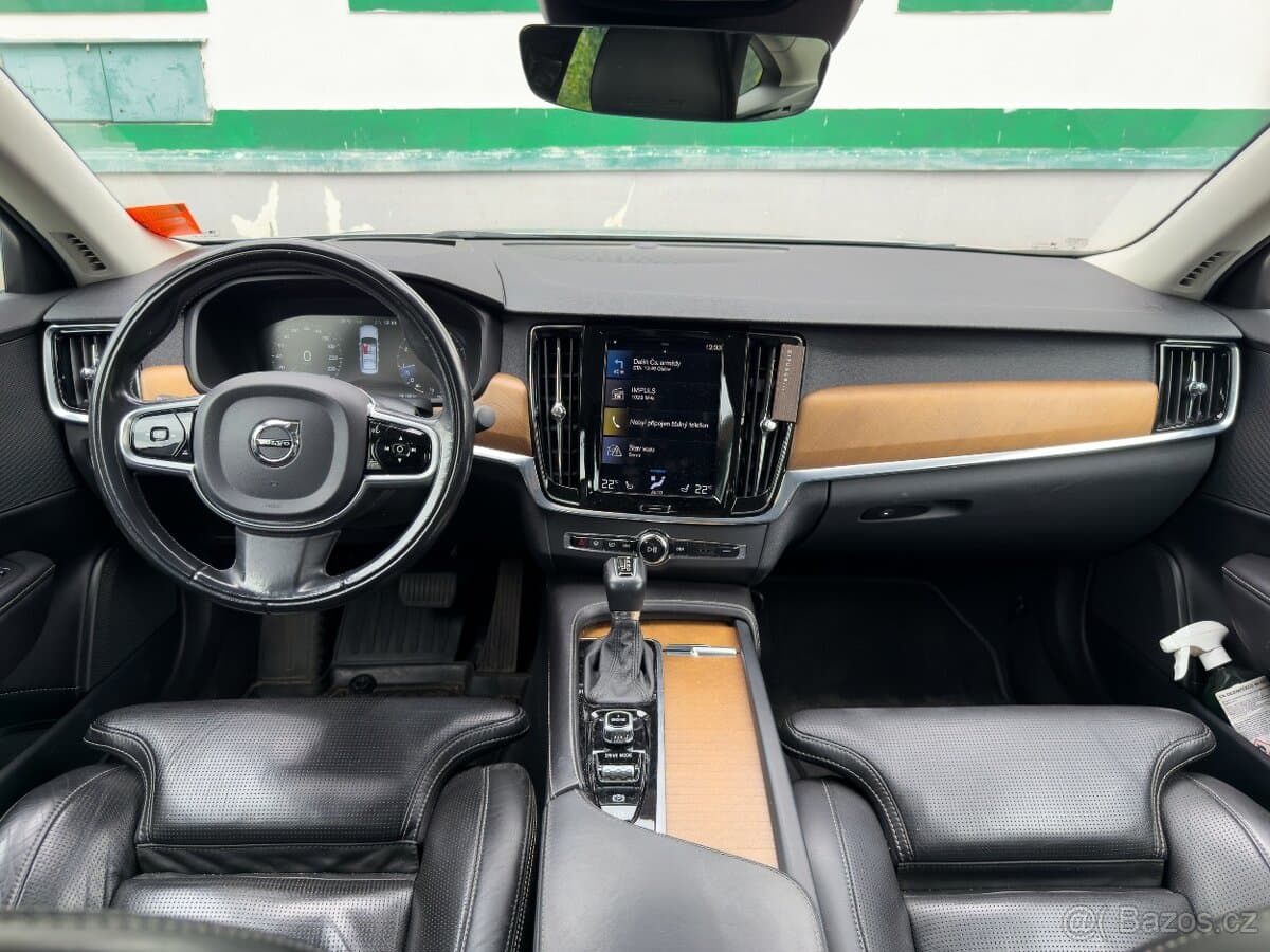 2017 Volvo S90 - 13