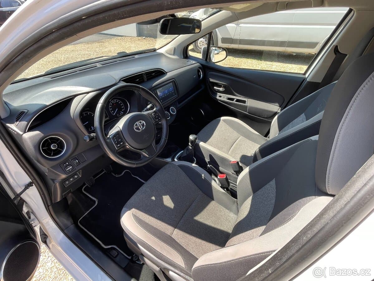 2020 Toyota YARIS - 13