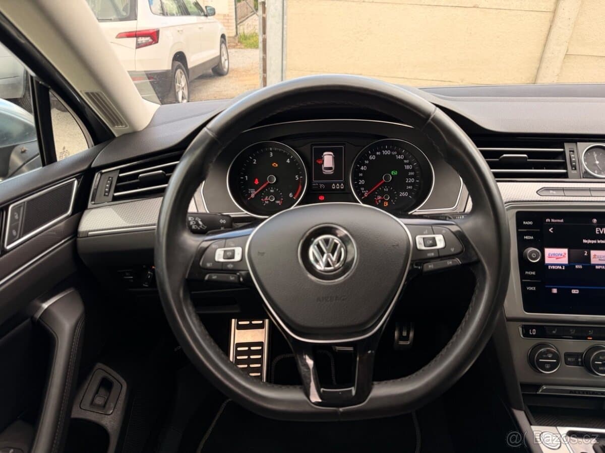 2019 Volkswagen PASSAT - 13