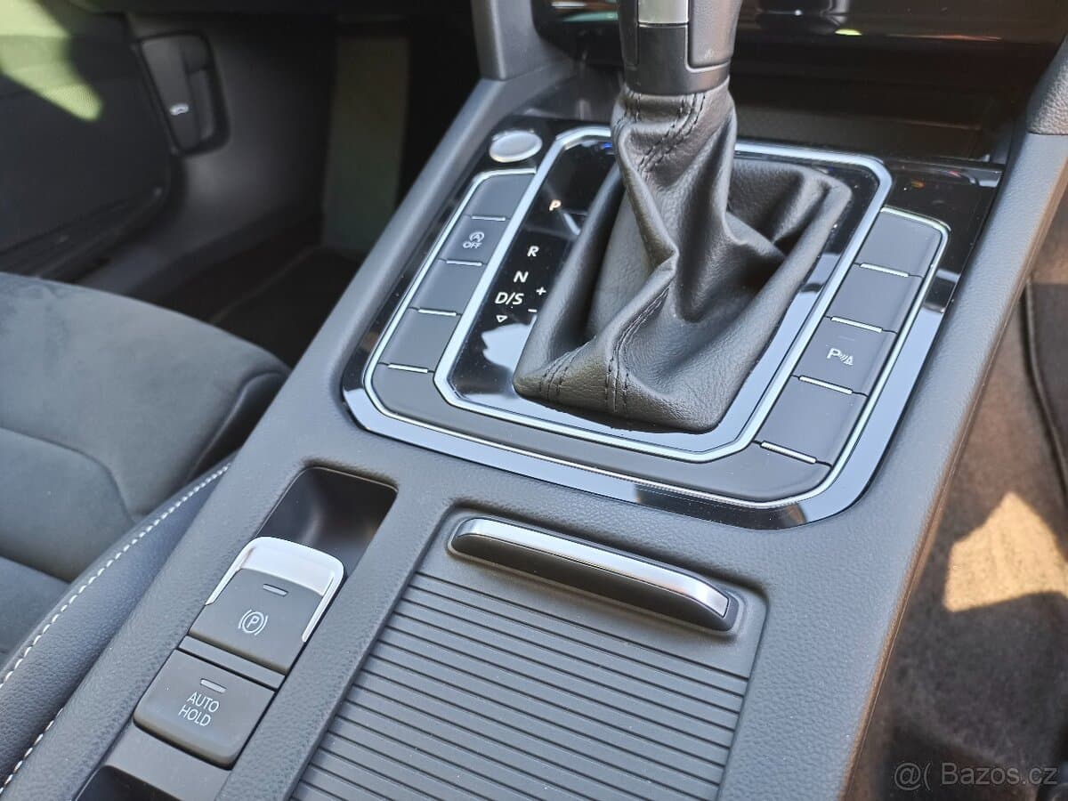 2022 Volkswagen PASSAT - 13