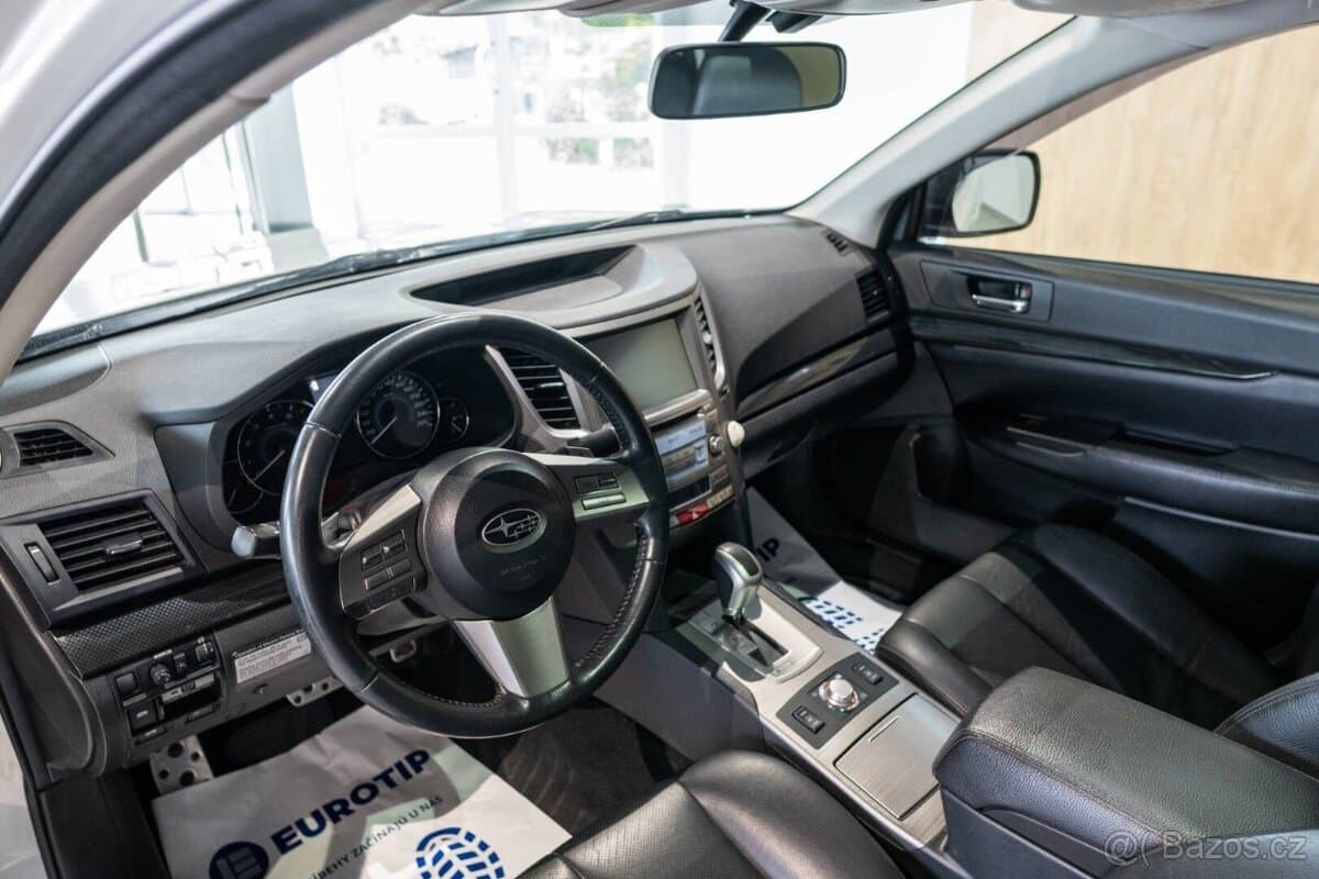 2010 Subaru LEGACY - 13