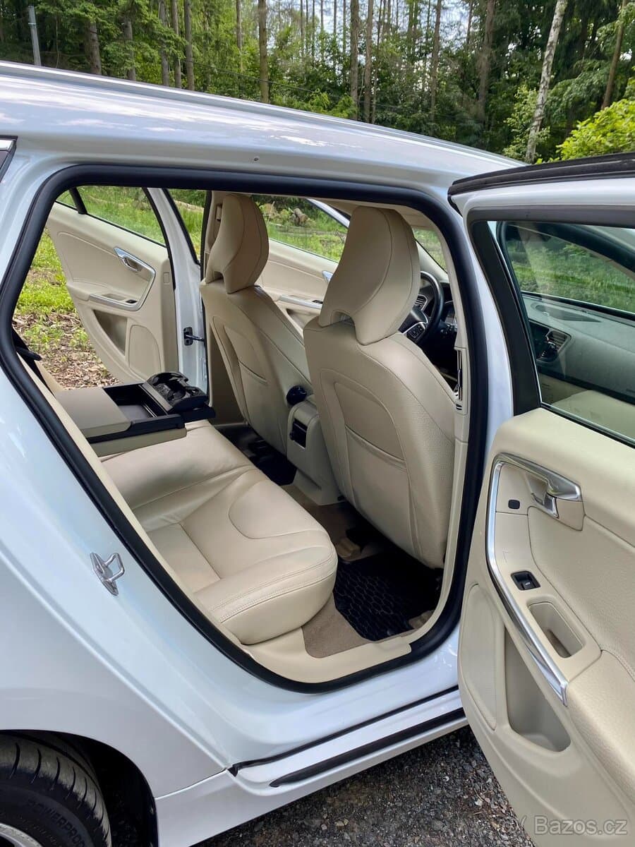 2013 Volvo V60 - 13