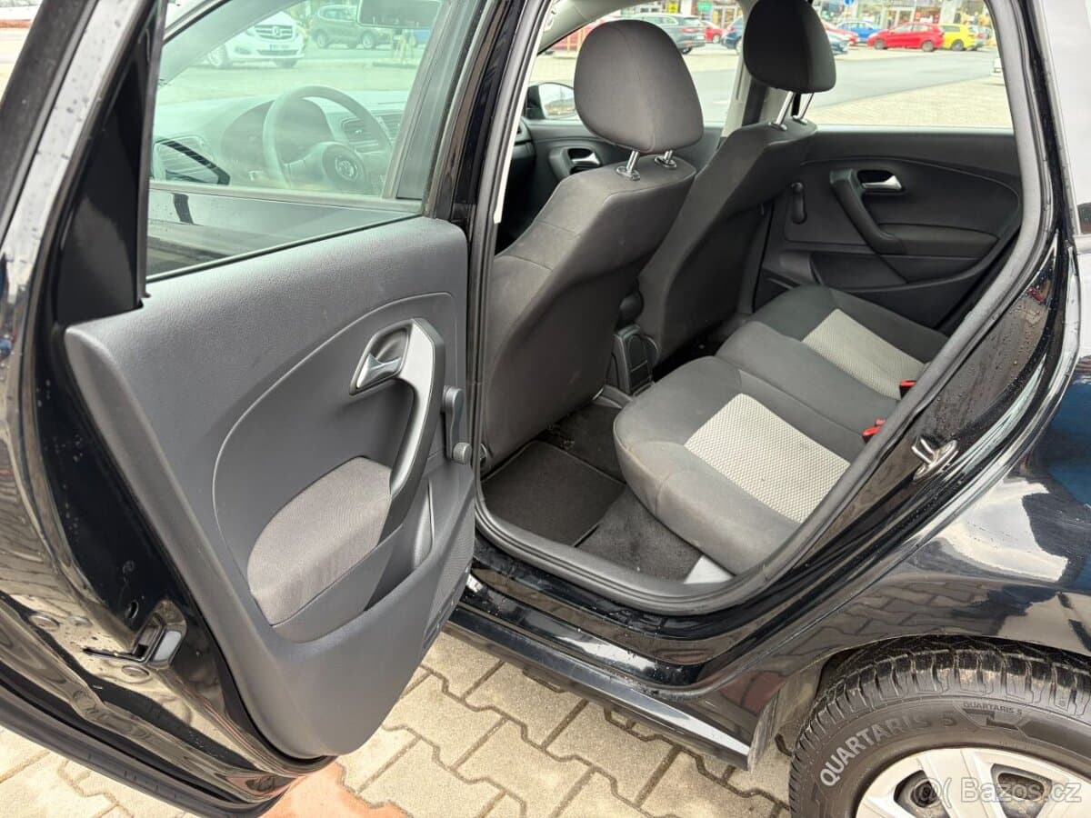 2011 Volkswagen POLO - 13