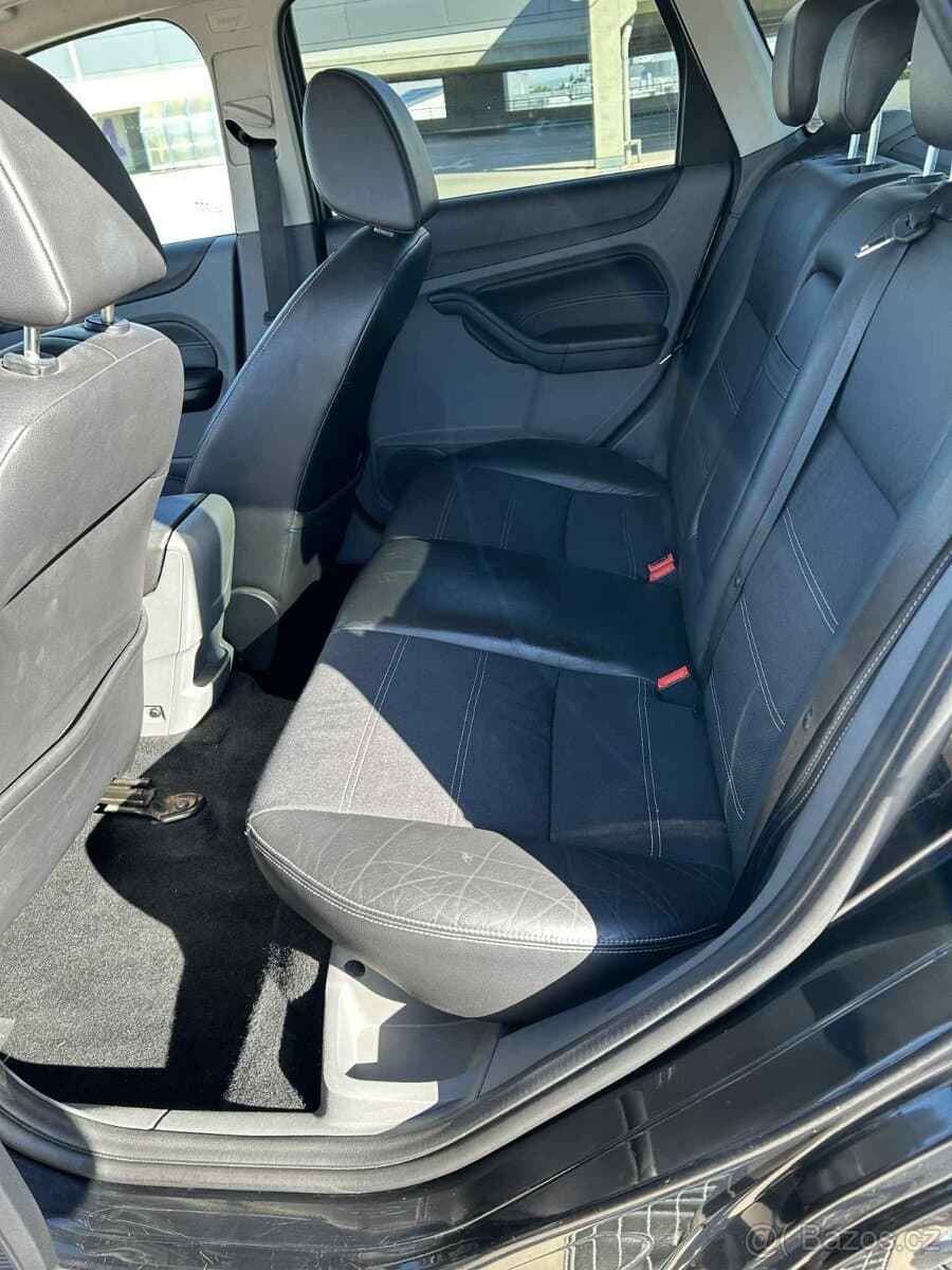 2009 Ford FOCUS - 13