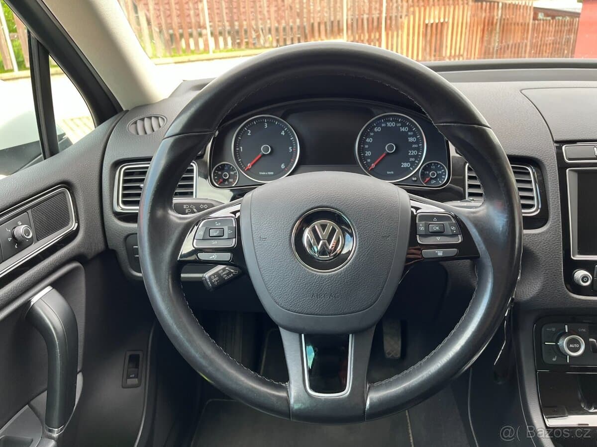 2017 Volkswagen TOUAREG - 13