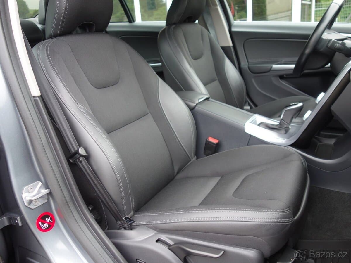 2017 Volvo S60 - 13