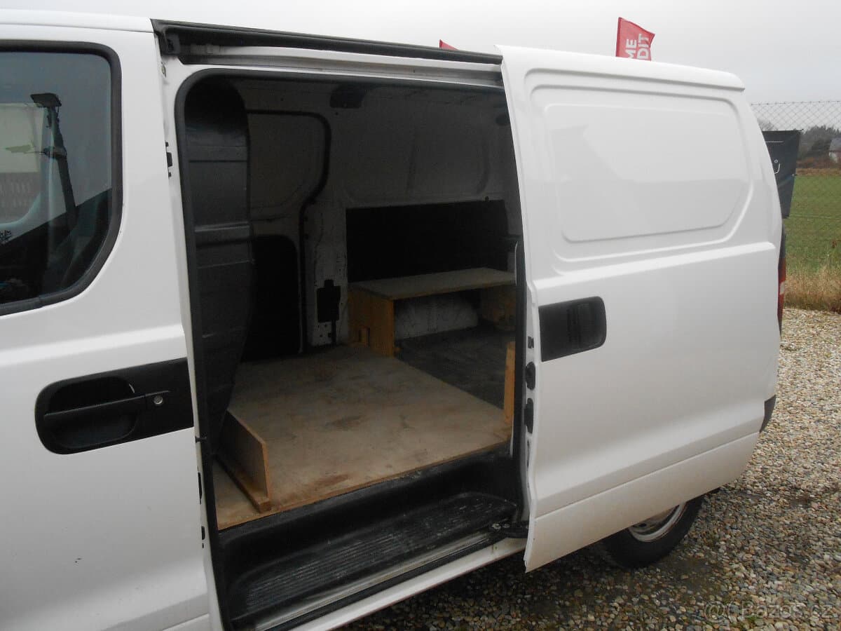 2015 Hyundai H-1 - 13