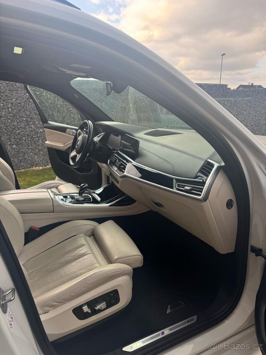 2019 BMW X7 - 13