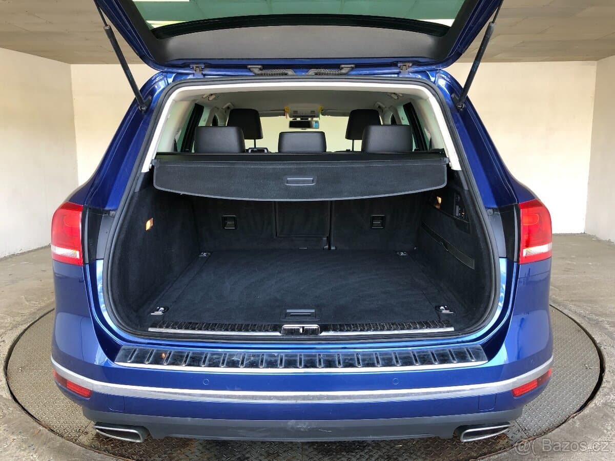 2015 Volkswagen TOUAREG - 13