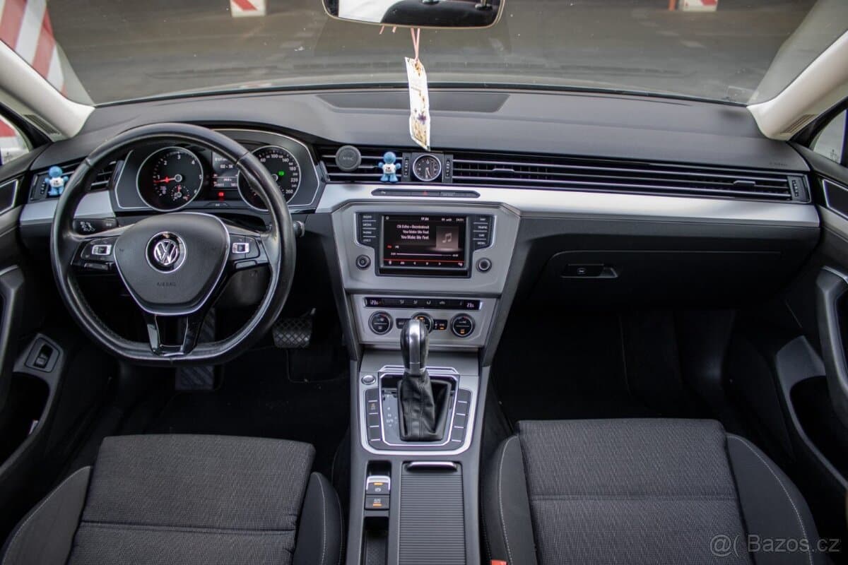 2015 Volkswagen PASSAT - 13