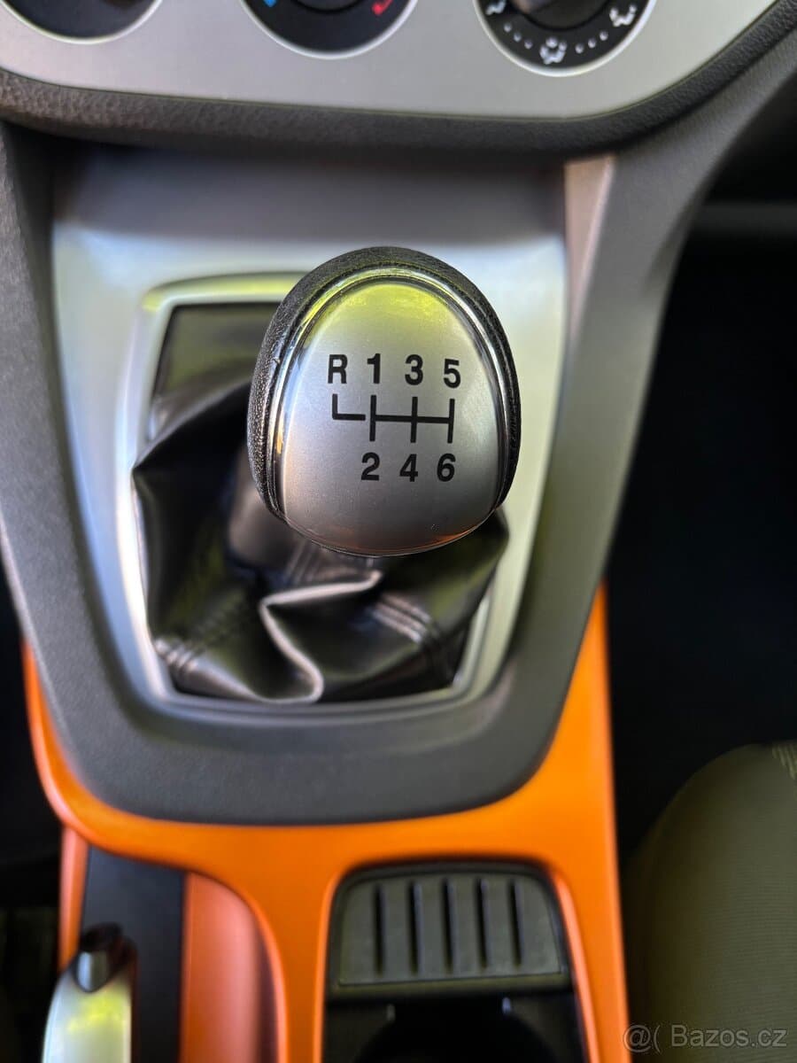 2010 Ford KUGA - 13