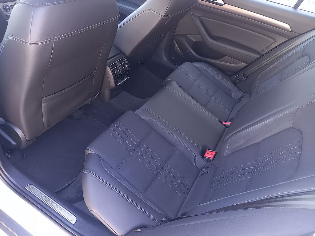 2016 Volkswagen PASSAT - 13