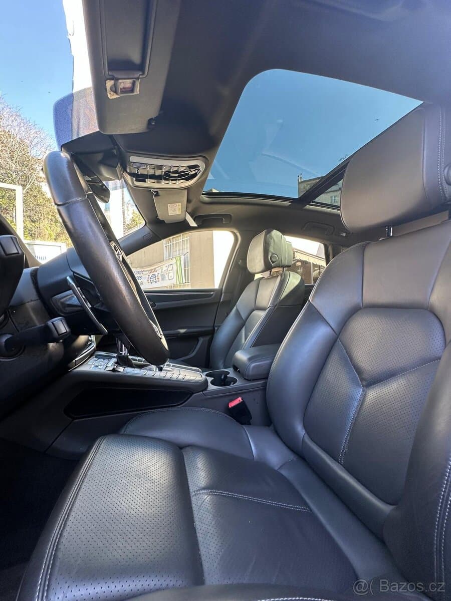 2020 Porsche MACAN - 13