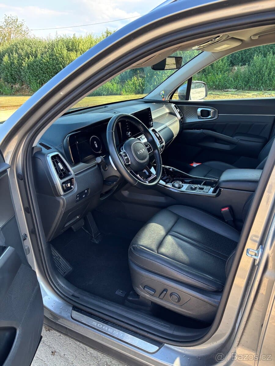 2022 Kia SORENTO - 13