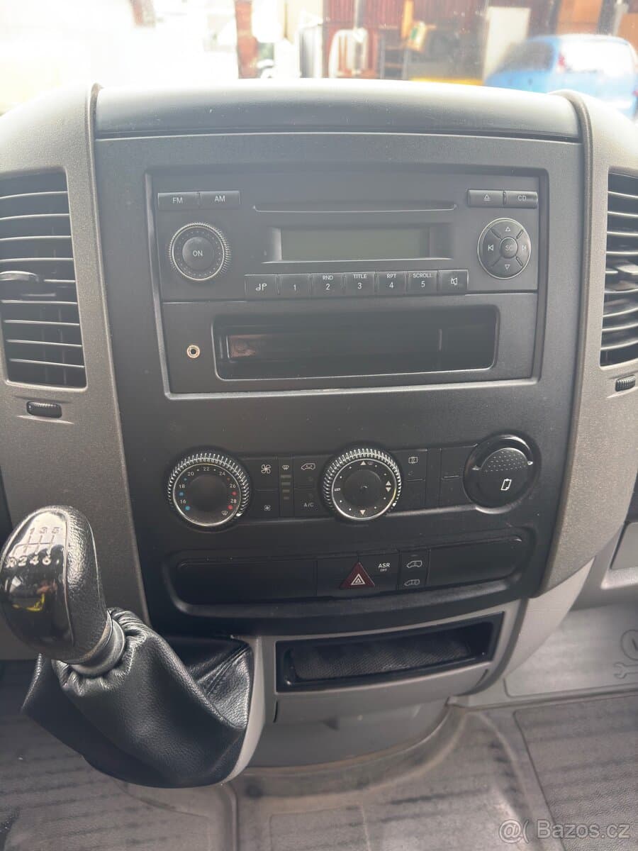 Mercedes-Benz SPRINTER - 13