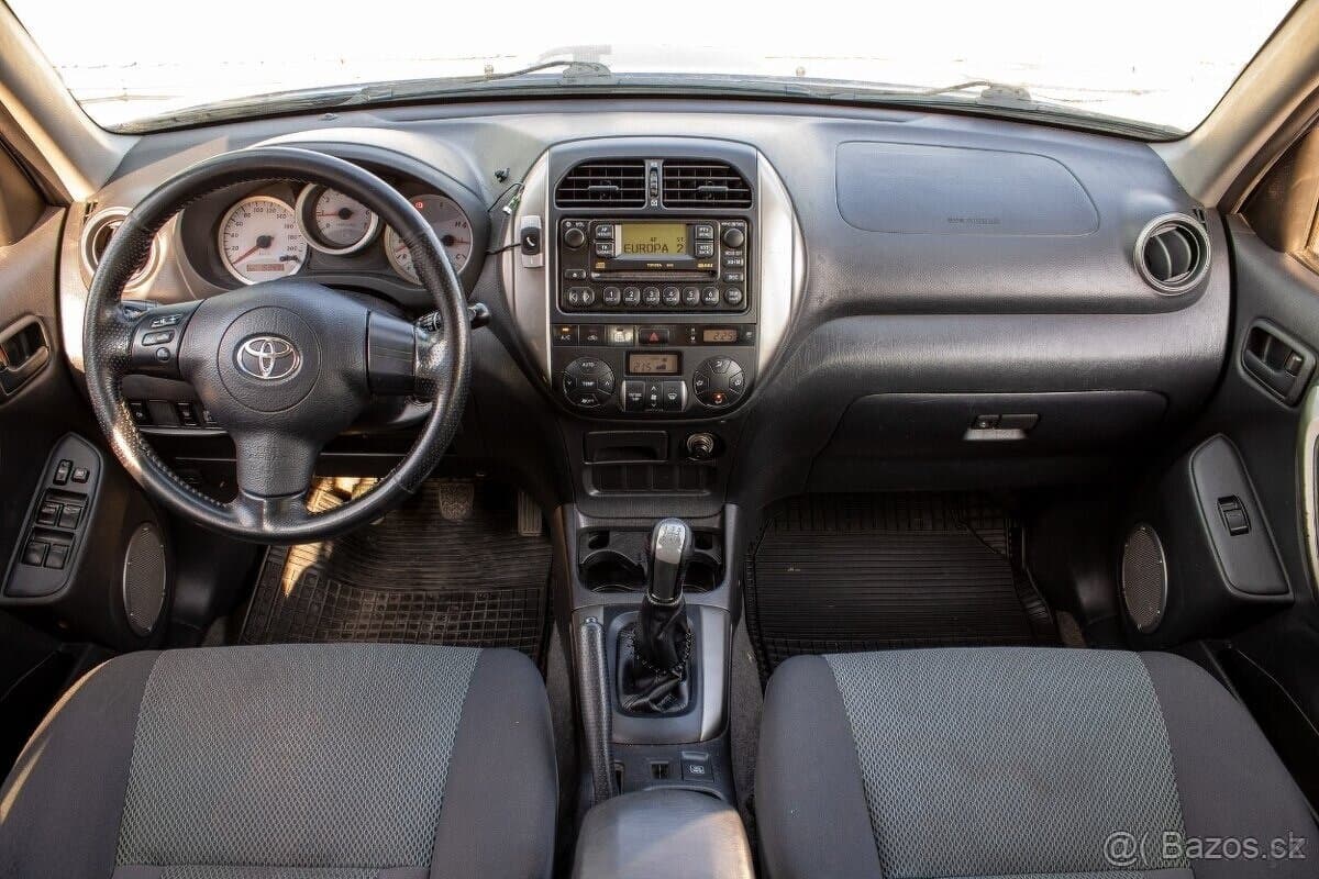 2005 Toyota RAV4 - 13
