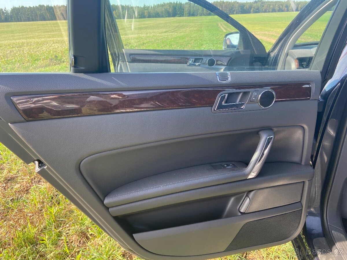 2008 Volkswagen PHAETON - 13