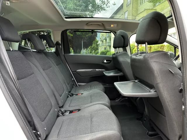 2015 Peugeot 5008 - 13