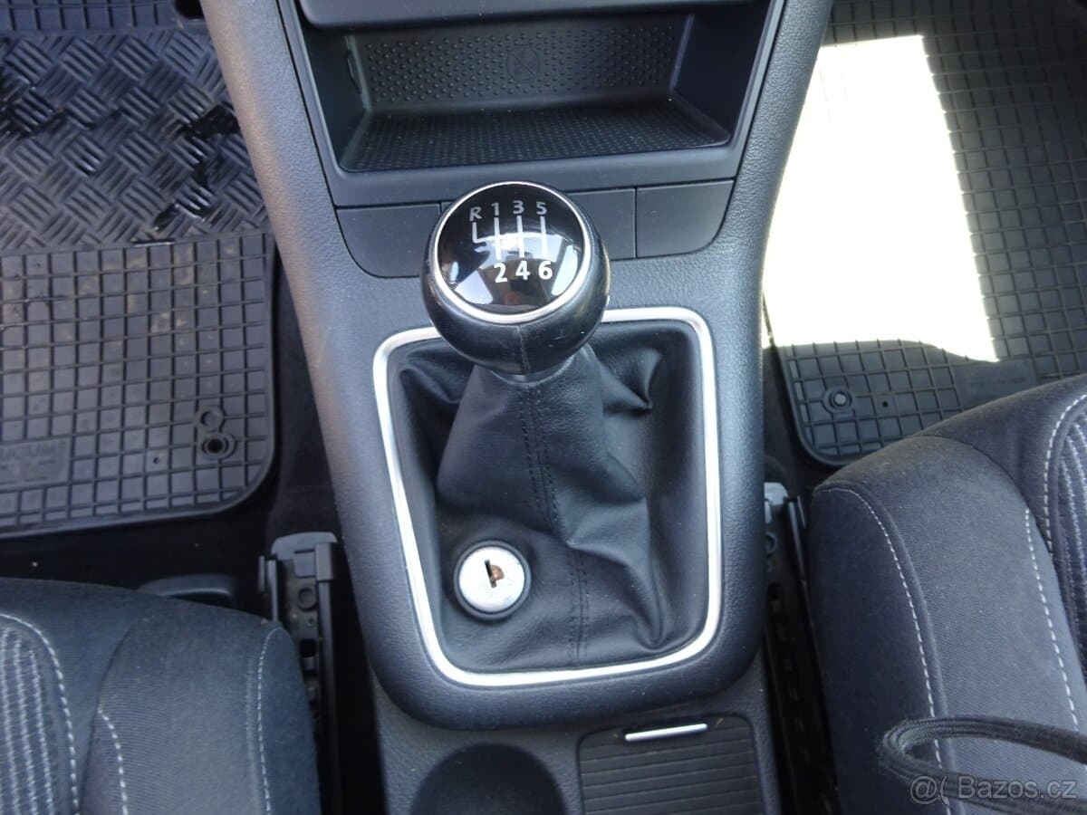 2011 Volkswagen GOLF - 13