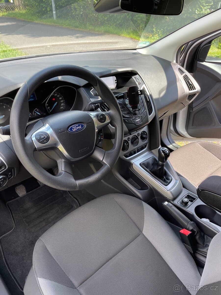 2012 Ford FOCUS - 13