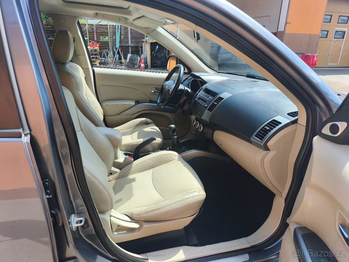 2007 Mitsubishi OUTLANDER - 13