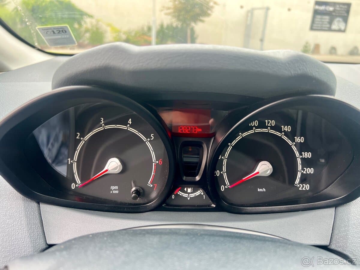 2009 Ford FIESTA - 13