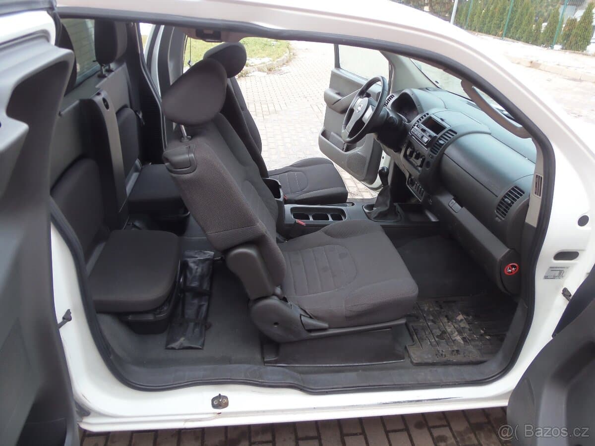 2009 Nissan NAVARA - 13