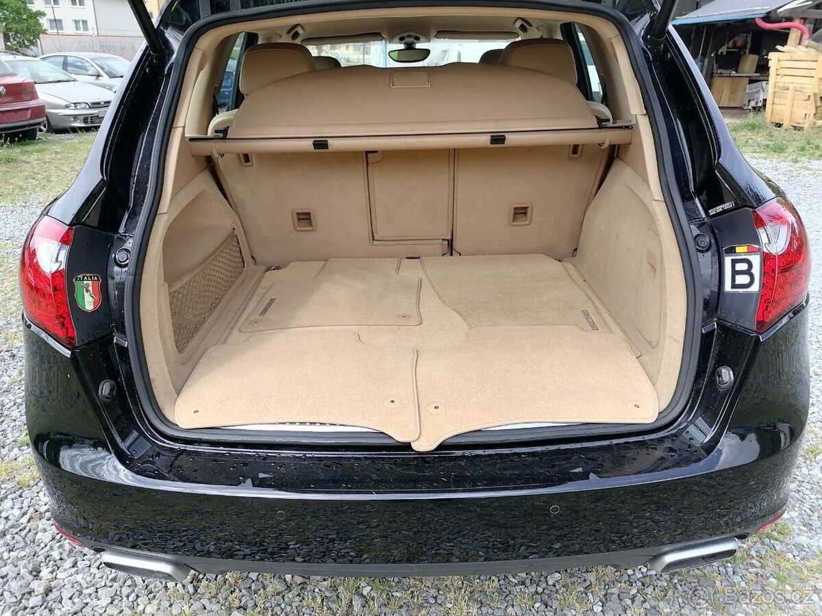 2011 Porsche CAYENNE - 13