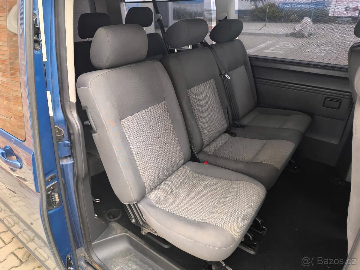 2011 Volkswagen CARAVELLE - 13