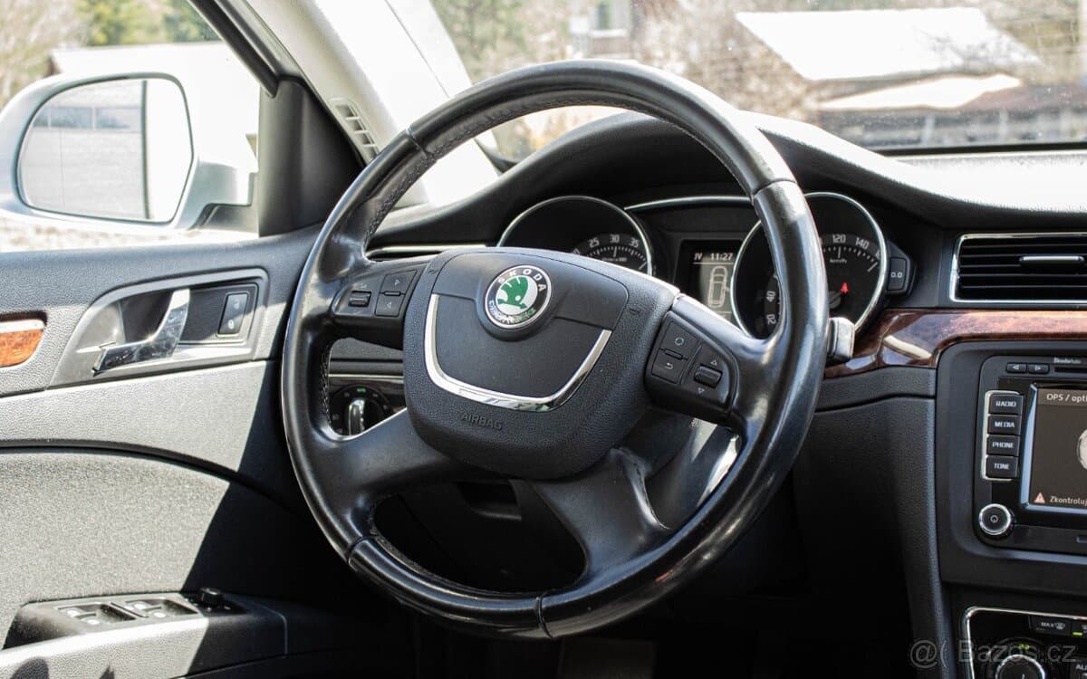 2011 Škoda SUPERB - 13