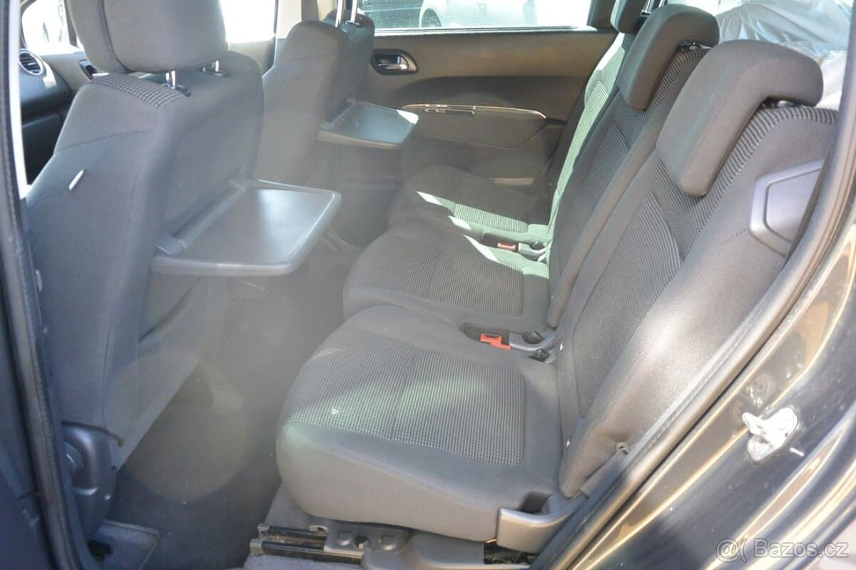 2015 Peugeot 5008 - 13