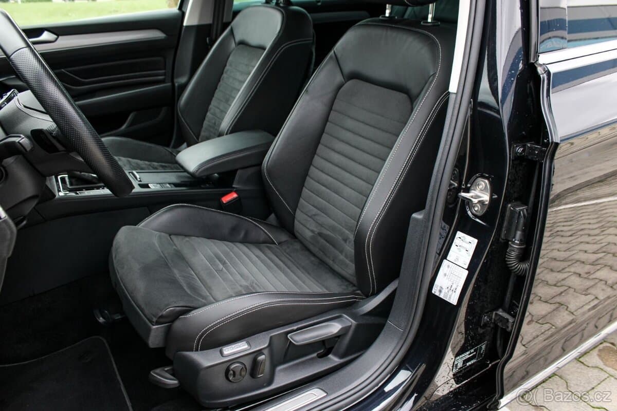 2023 Volkswagen PASSAT - 13