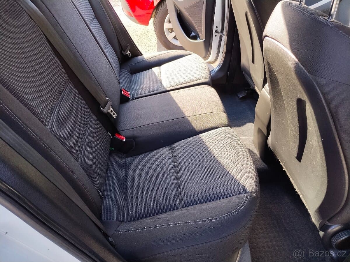 2012 Hyundai i30 - 13