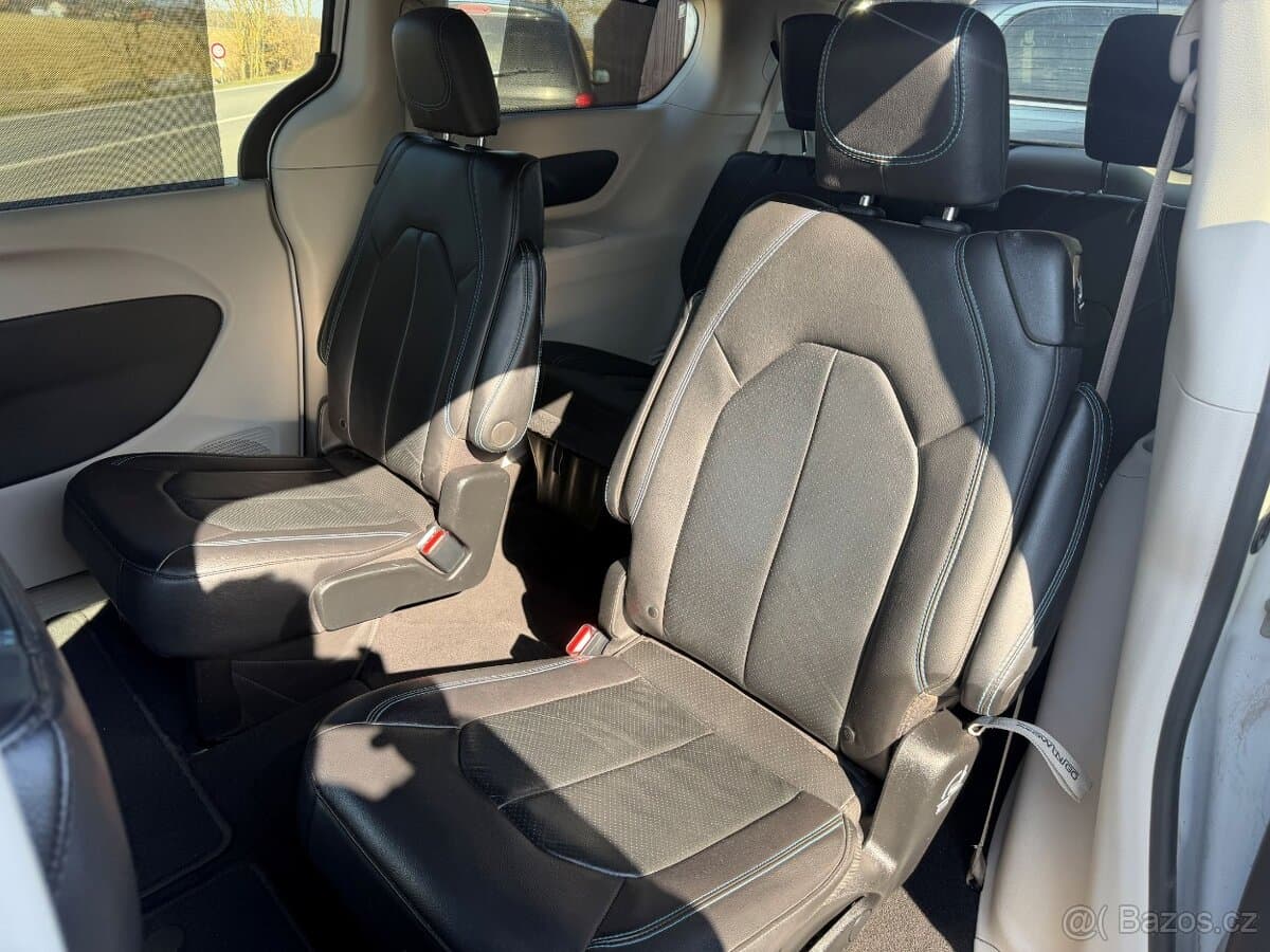 Chrysler PACIFICA - 13