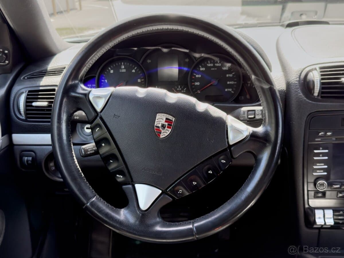 2010 Porsche CAYENNE - 13