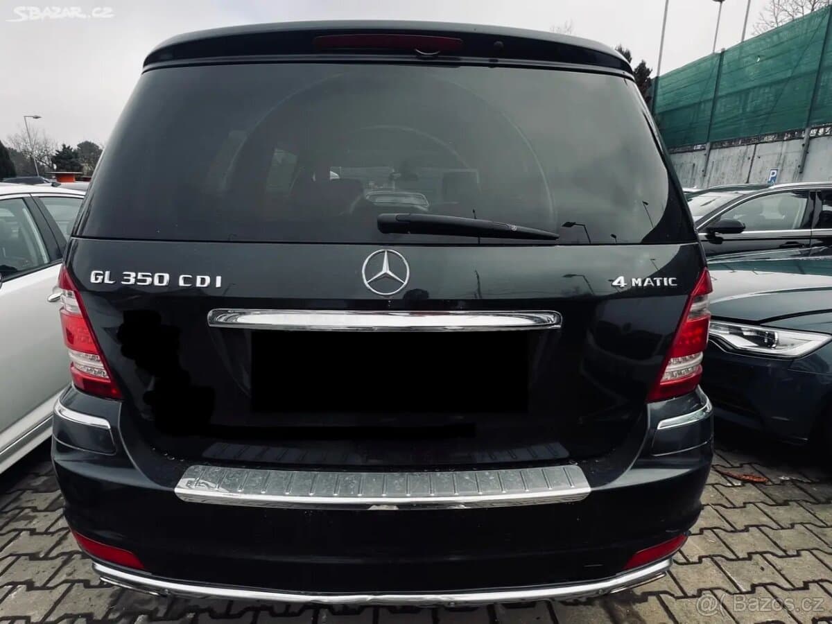 Mercedes-Benz GL - 13