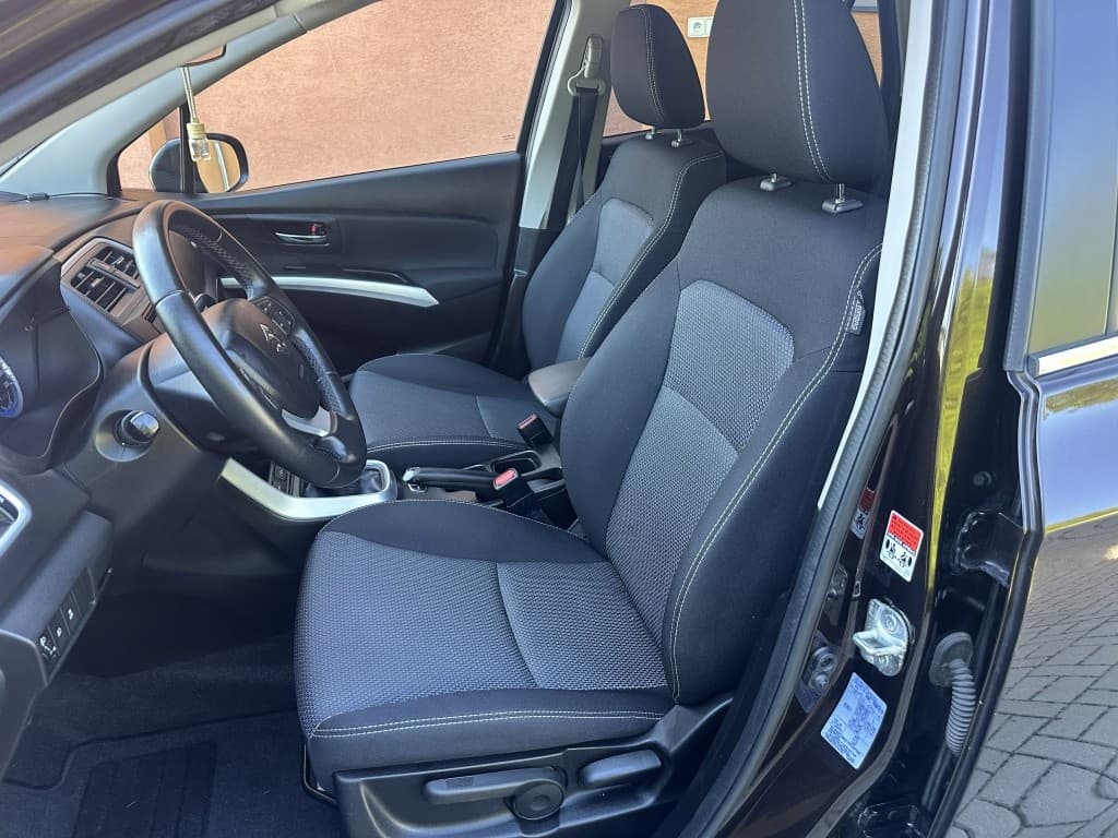 2015 Suzuki S-CROSS - 13