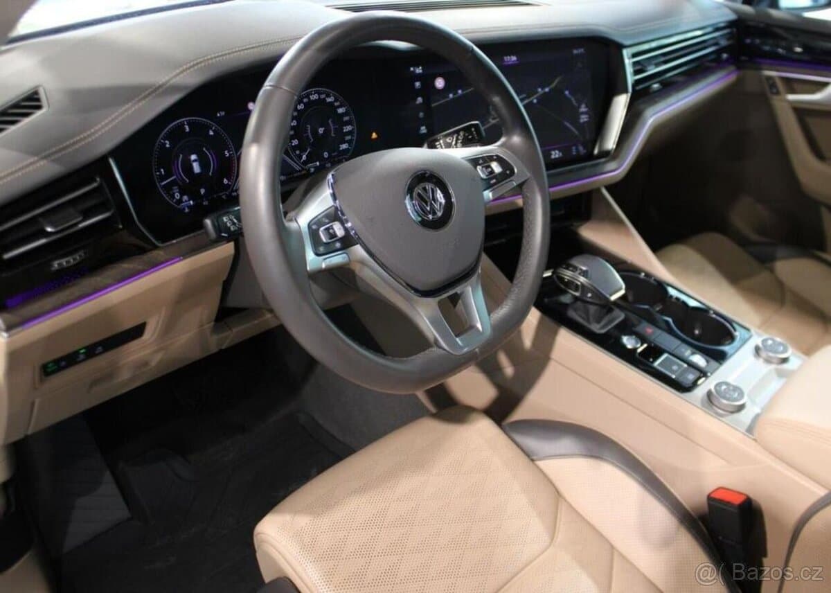 2018 Volkswagen TOUAREG - 13