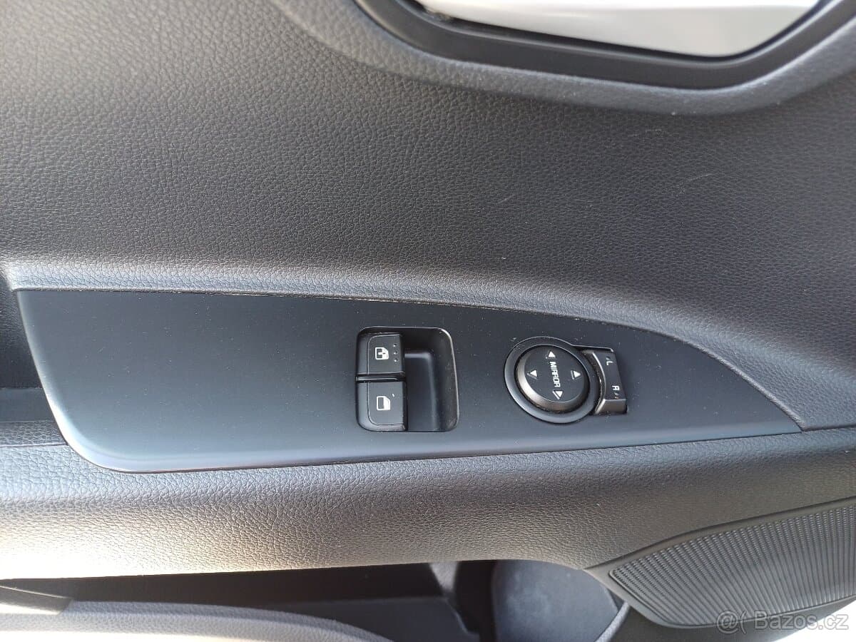 2018 Kia RIO - 13