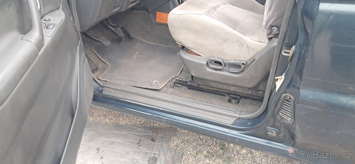 1998 Mitsubishi PAJERO - 13