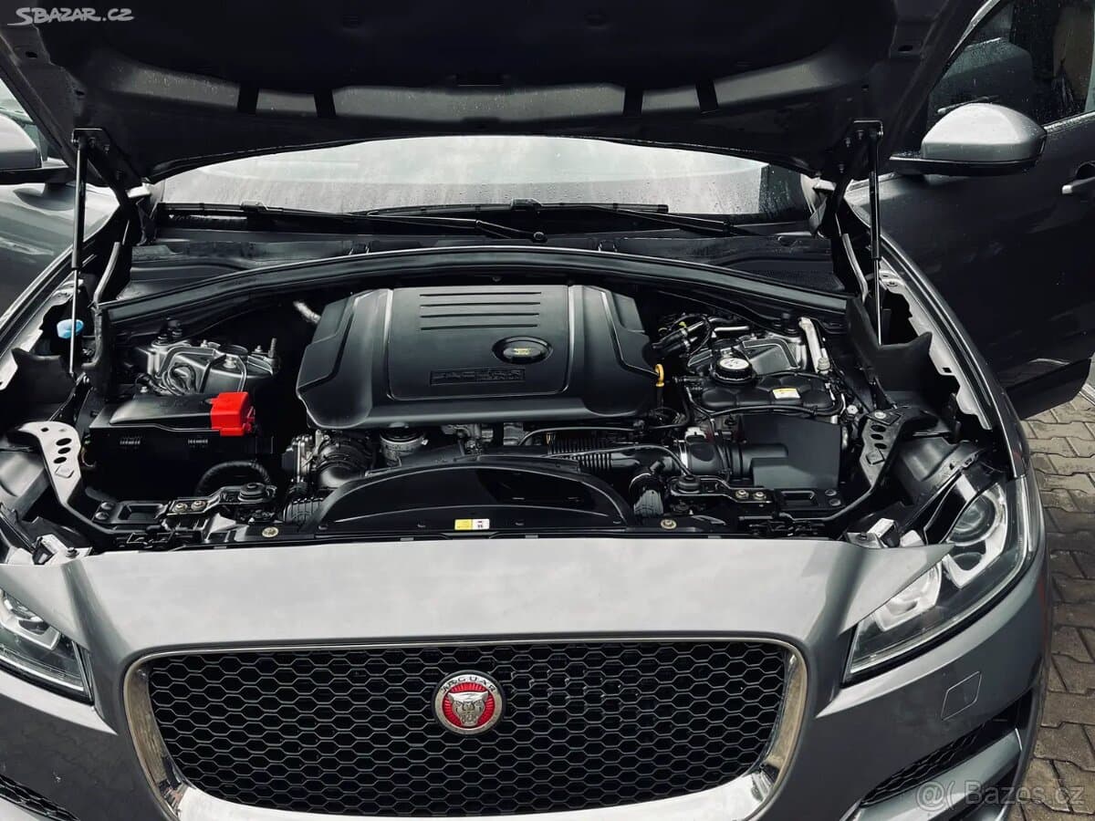 2019 Jaguar F-PACE - 13