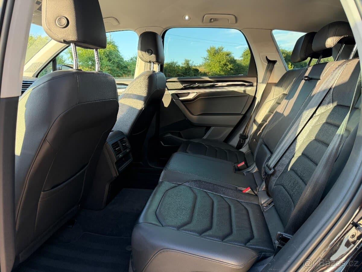 2020 Volkswagen TOUAREG - 13
