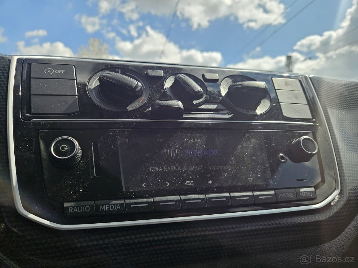 2016 Volkswagen UP! - 13