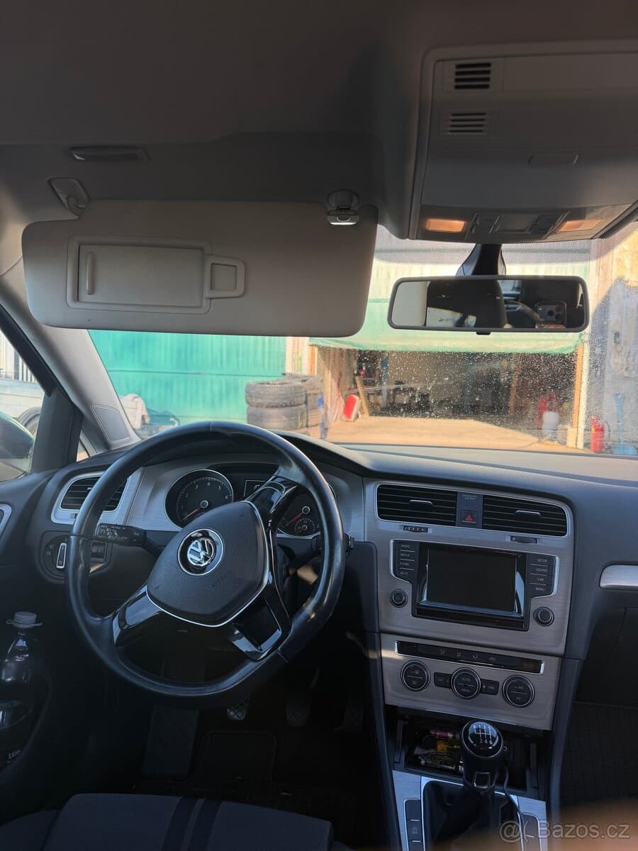 Volkswagen GOLF - 13