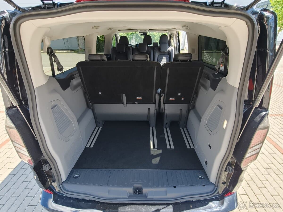 2025 Ford TOURNEO - 13