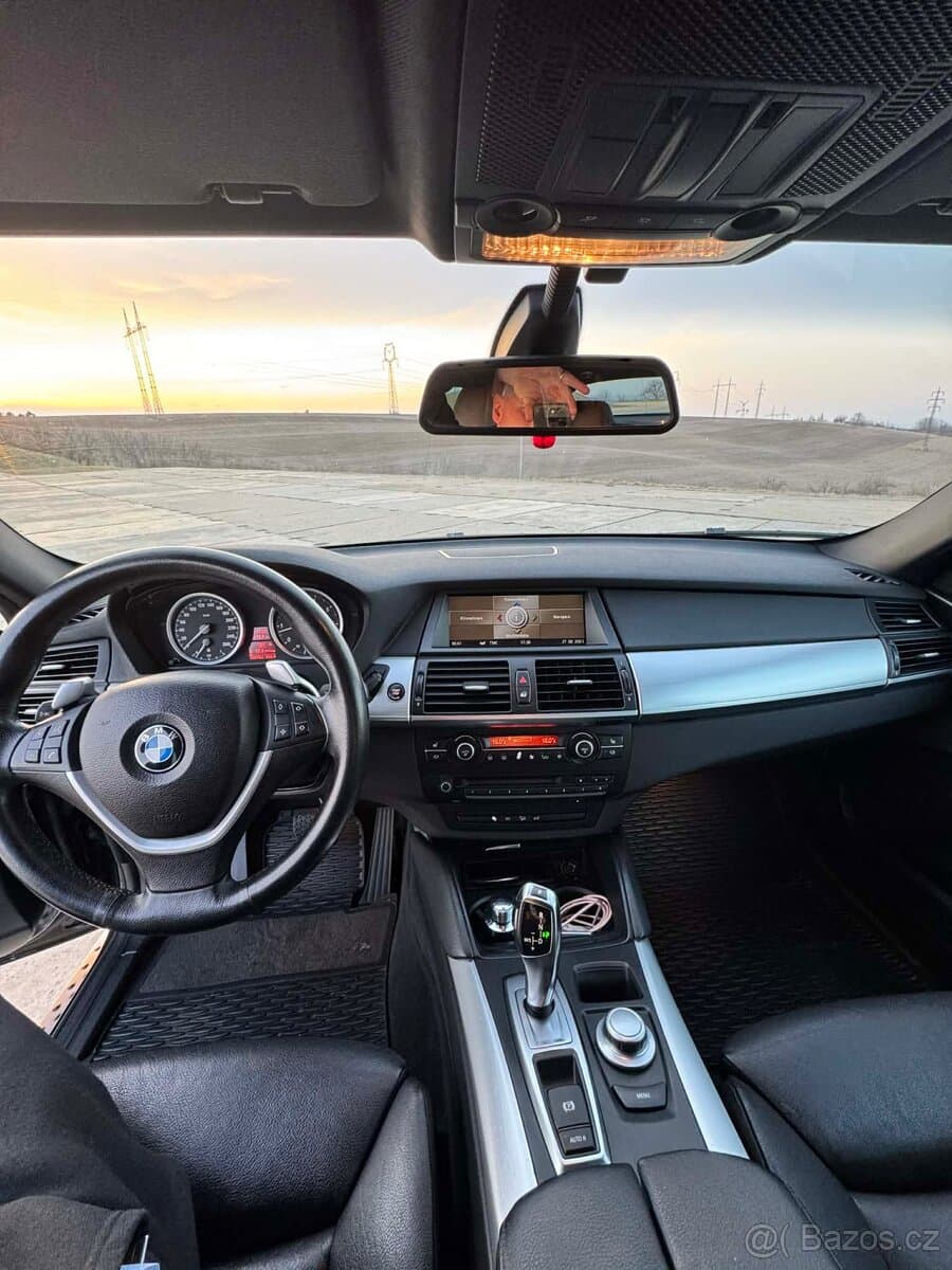 2010 BMW X6 - 13