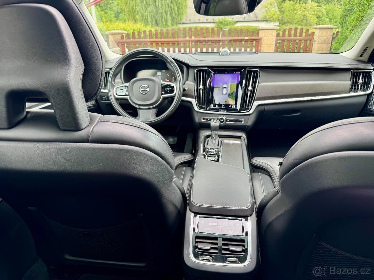 2017 Volvo V90 - 13