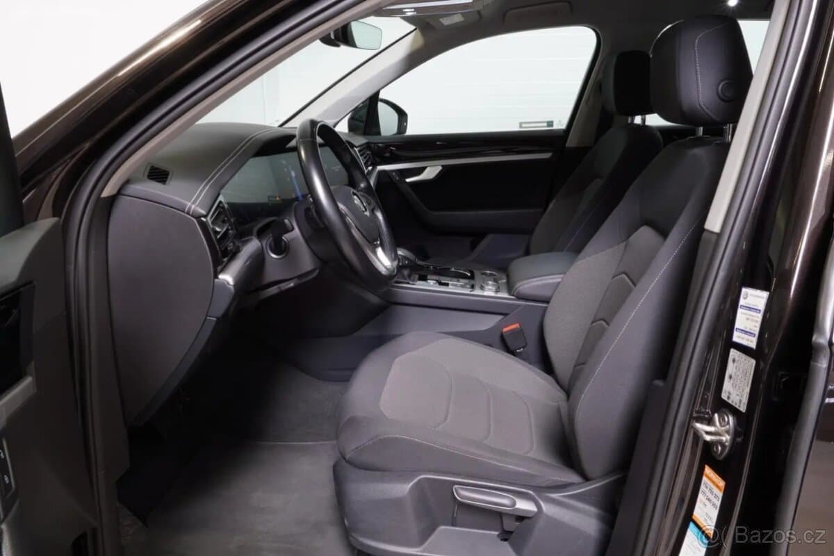 2019 Volkswagen TOUAREG - 13
