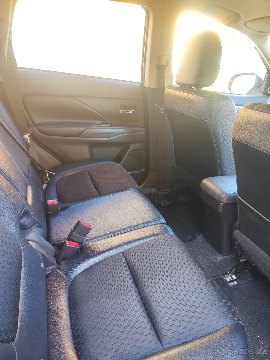 2014 Mitsubishi OUTLANDER - 13